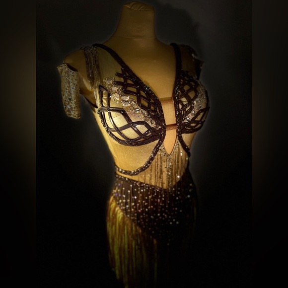 Brand new latin competition dress - Picture 11 of 11